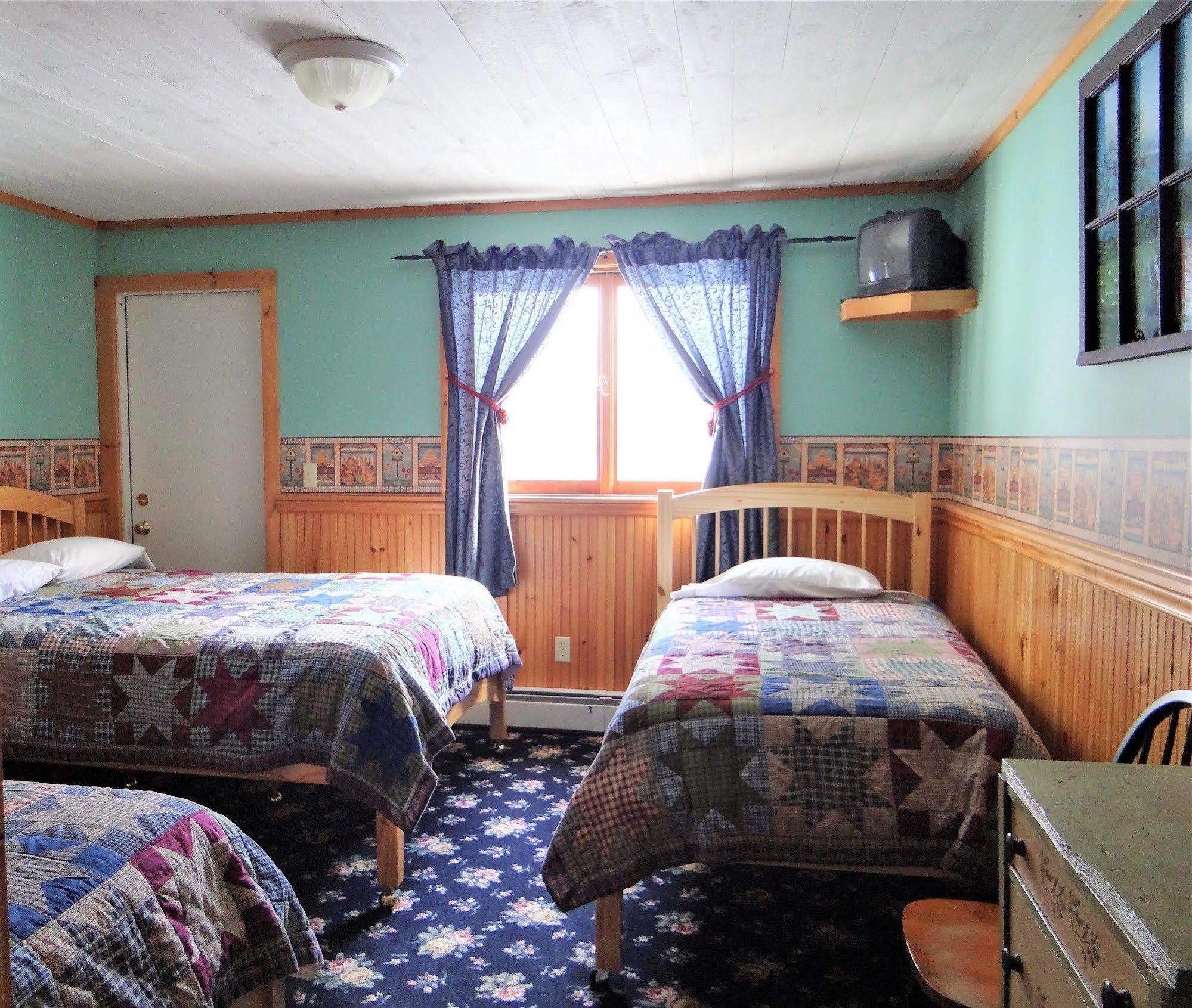 Blue Gentian Lodge At Magic Mountain Londonderry ภายนอก รูปภาพ