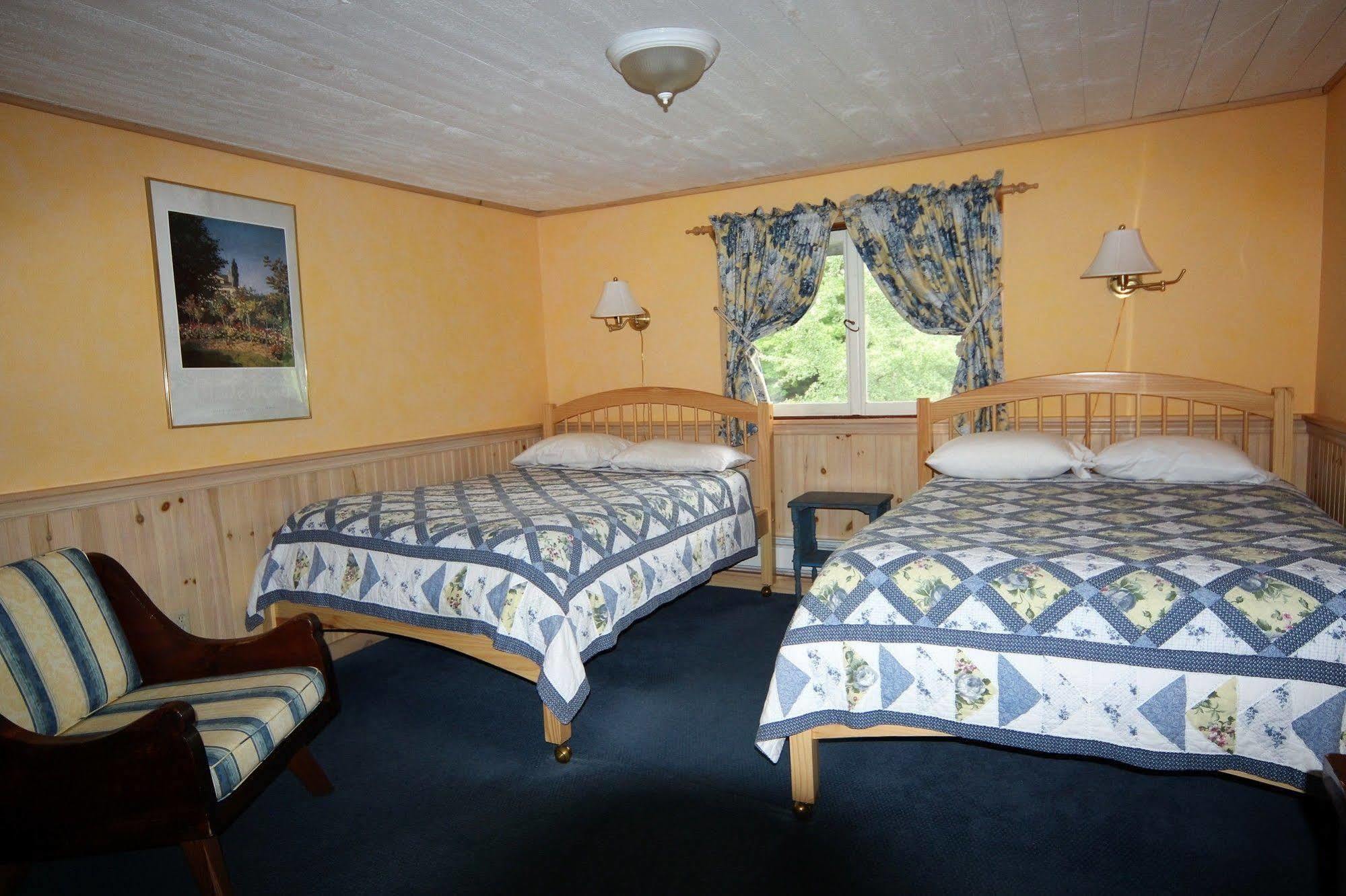 Blue Gentian Lodge At Magic Mountain Londonderry ภายนอก รูปภาพ