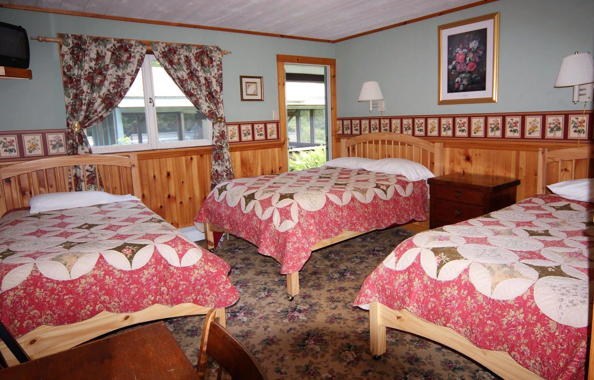 Blue Gentian Lodge At Magic Mountain Londonderry ภายนอก รูปภาพ