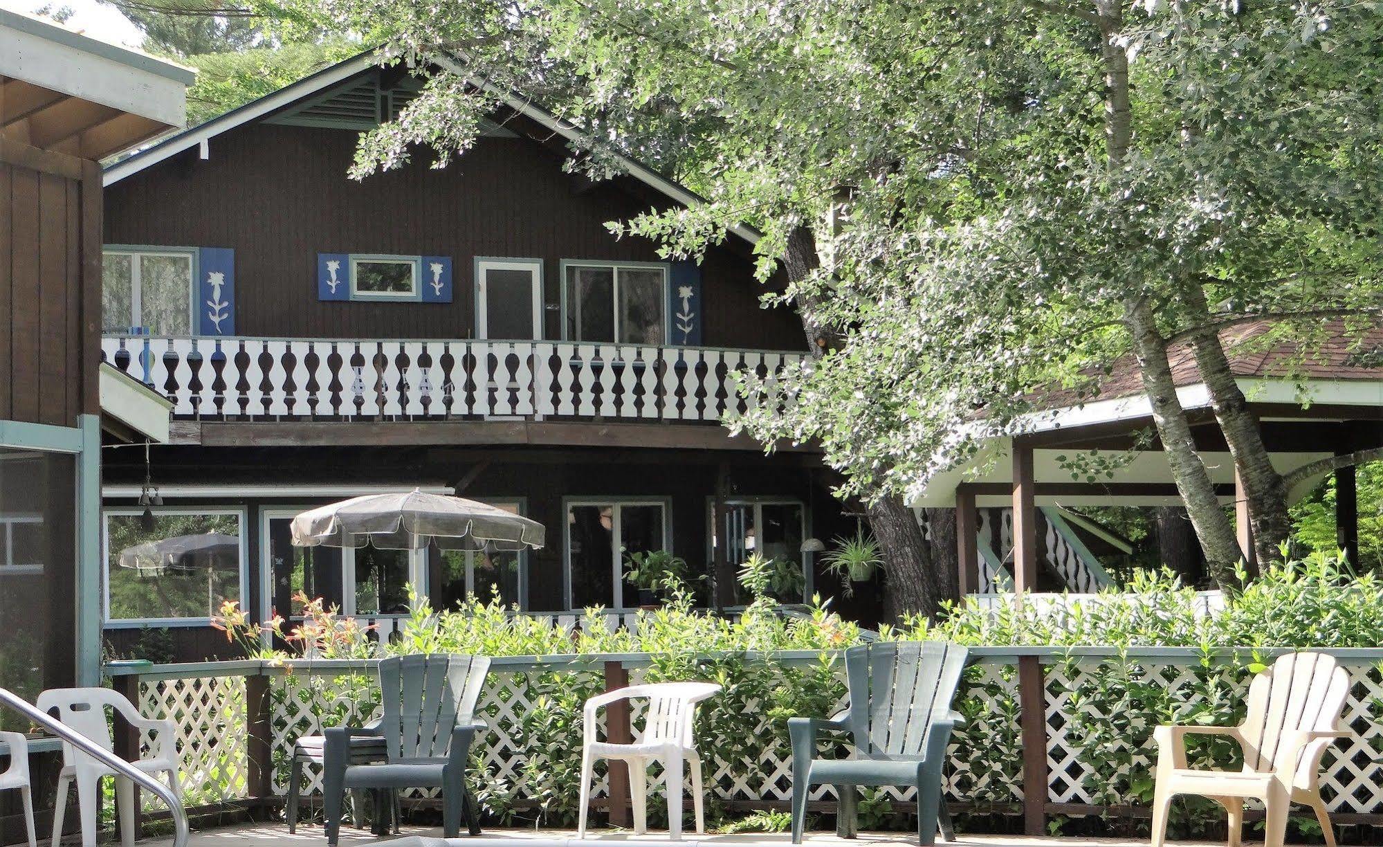 Blue Gentian Lodge At Magic Mountain Londonderry ภายนอก รูปภาพ