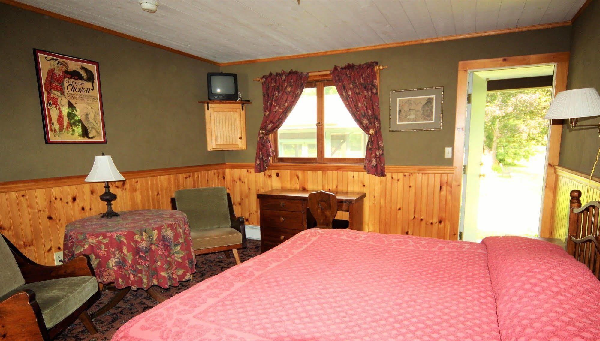 Blue Gentian Lodge At Magic Mountain Londonderry ภายนอก รูปภาพ